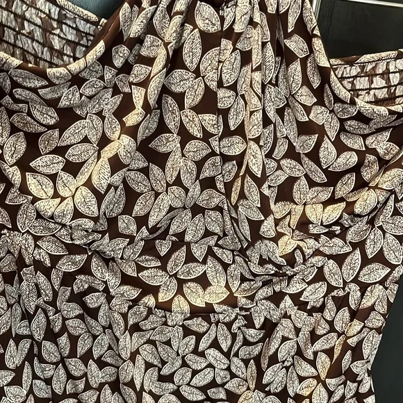 NWT Oscar de la Renta top. Size L Brown and Cream lead design ties around neck - Picture 7 of 15